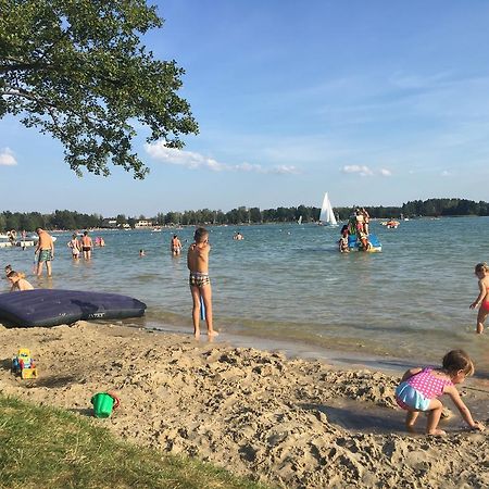 Hotel Bialy Dwor Okuninka Bagian luar foto